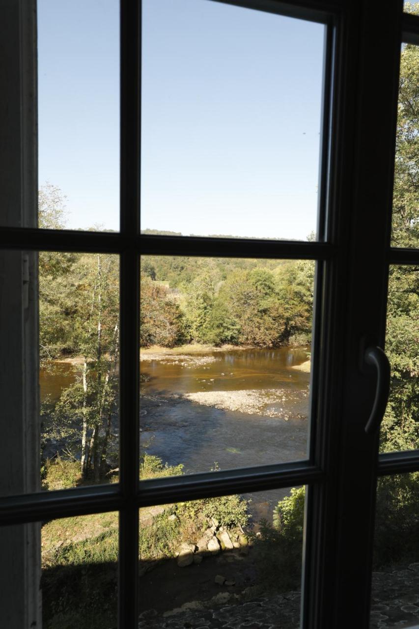 French Correze Moulin Bleu Hotel Saint-Pantaléon-de-Larche Exterior foto